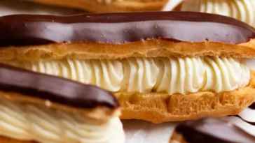 Desserts that start with E - Eclair